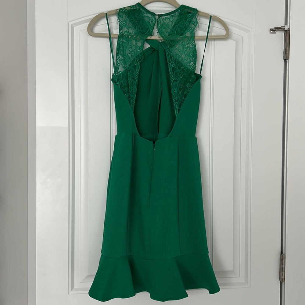 Green halter and lace open back dress - Picture 4 of 7